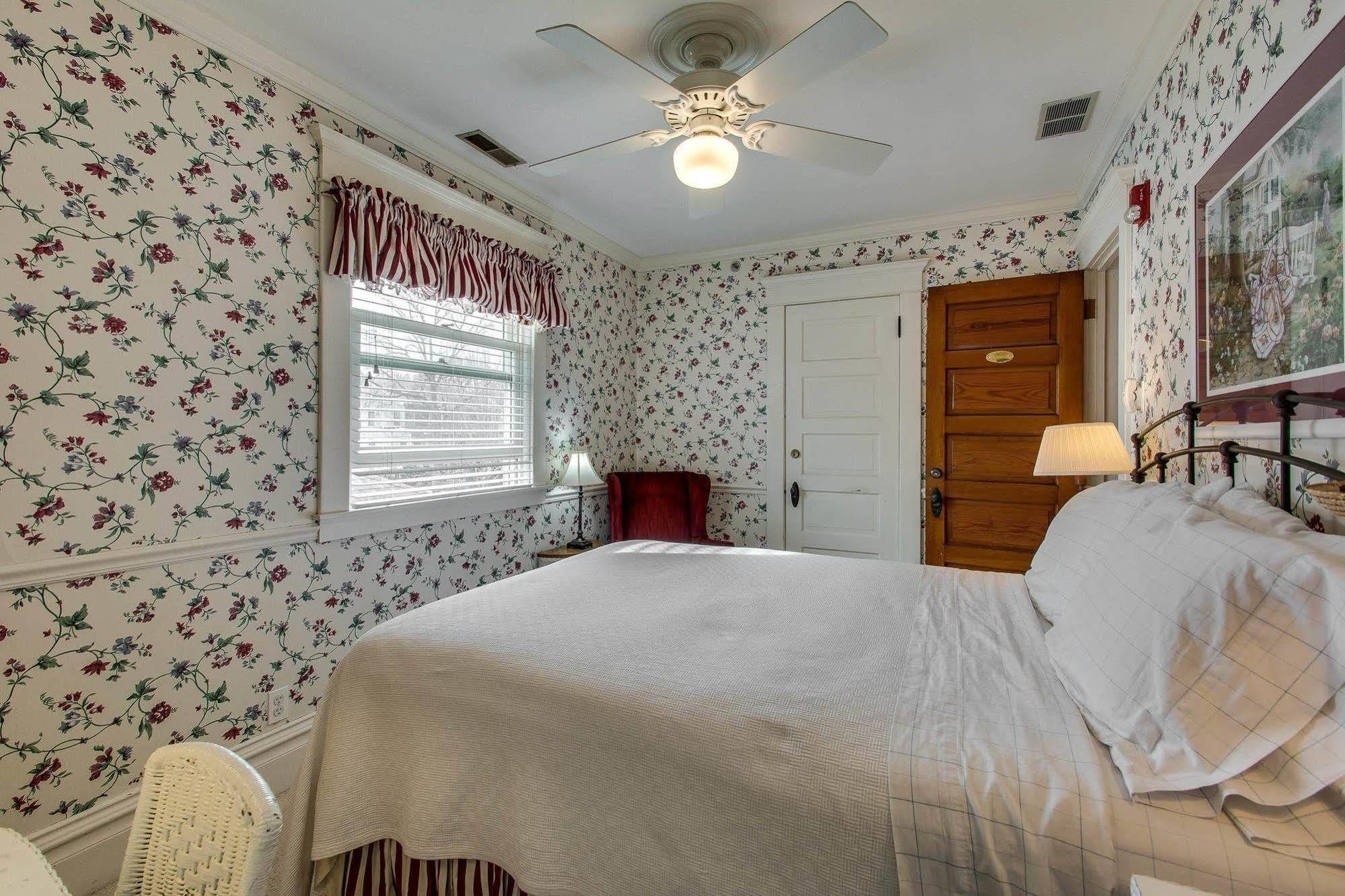 Harrison House Bed & Breakfast Naperville Exterior foto
