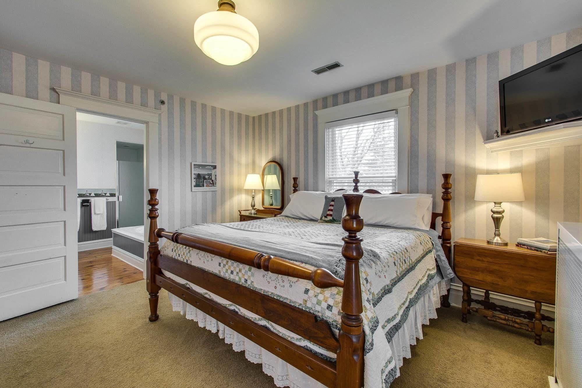 Harrison House Bed & Breakfast Naperville Exterior foto