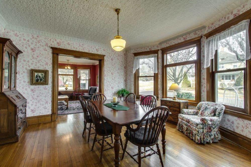 Harrison House Bed & Breakfast Naperville Exterior foto