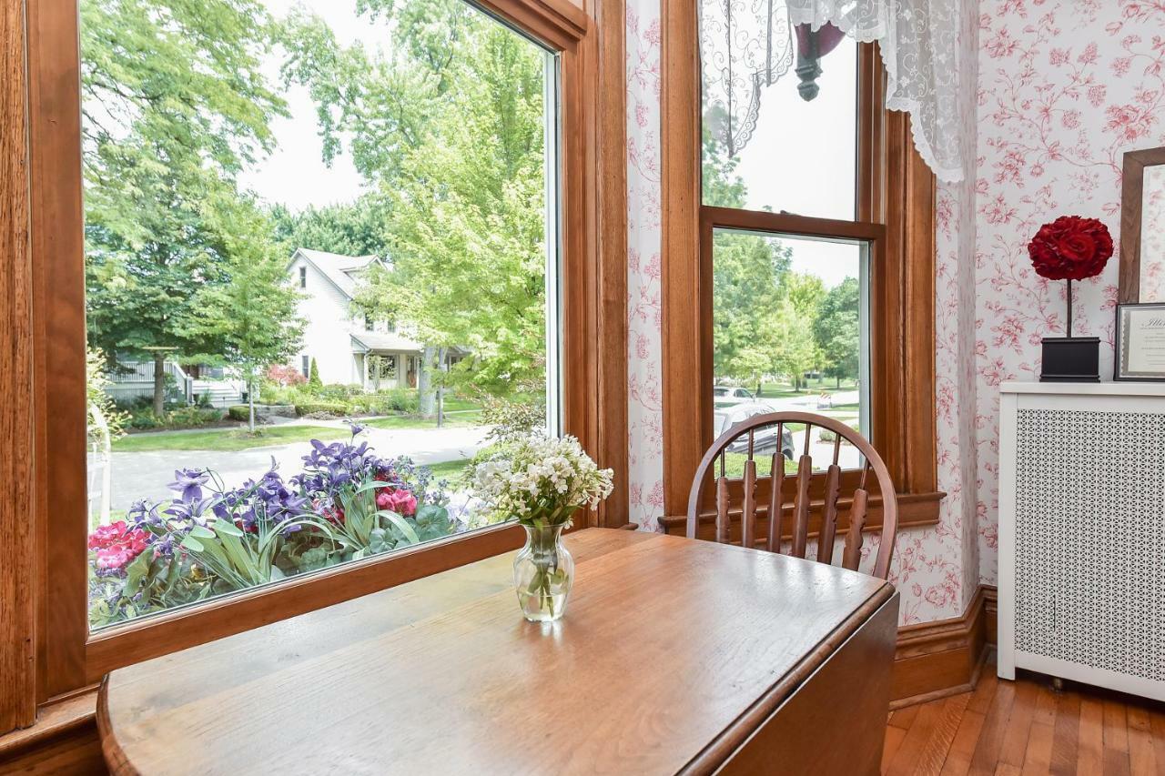 Harrison House Bed & Breakfast Naperville Exterior foto