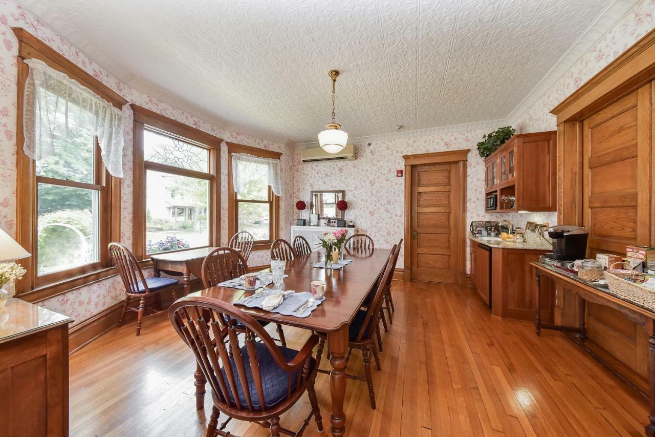 Harrison House Bed & Breakfast Naperville Exterior foto